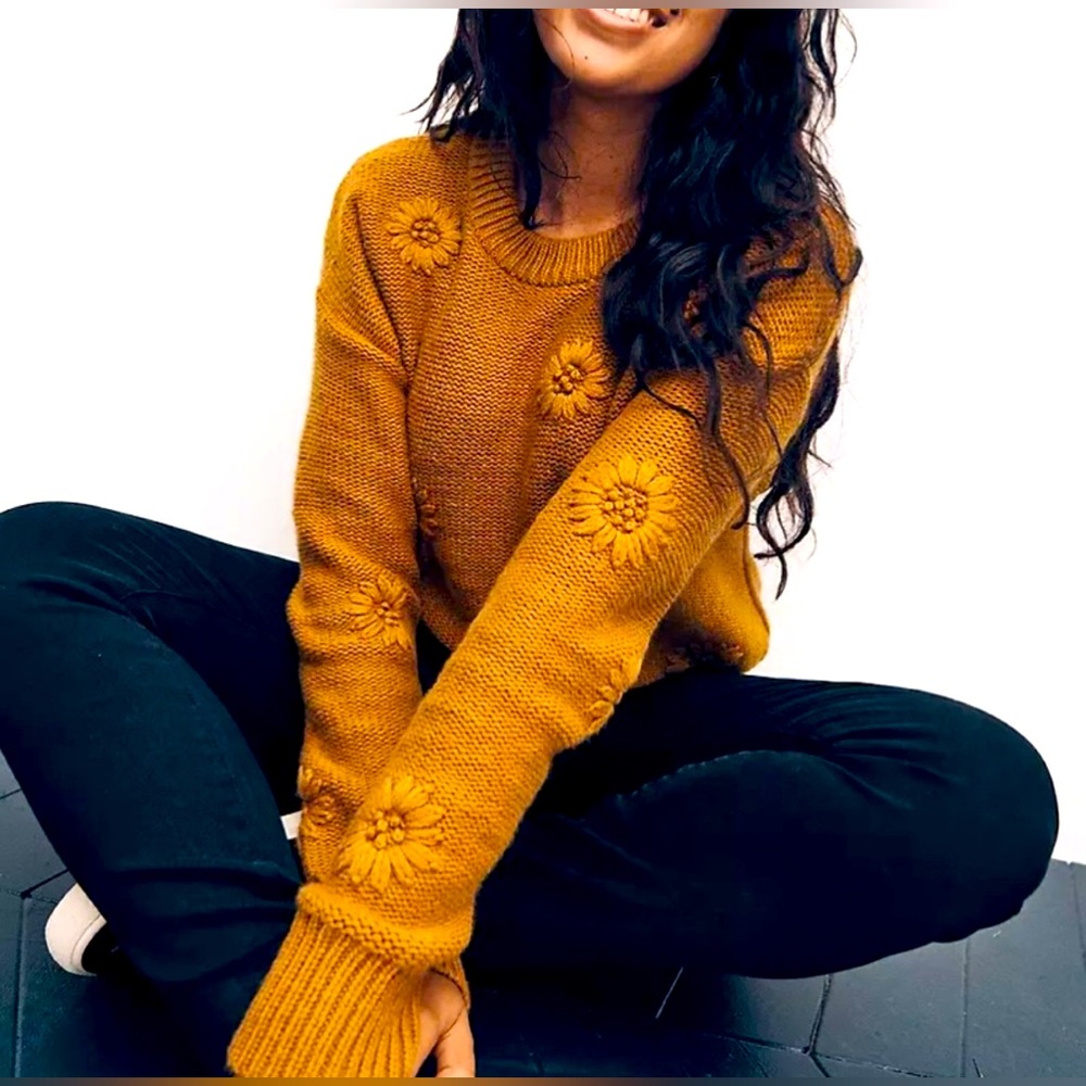 Rare Compass Gold Madewell Embroidered Flower sweater size S